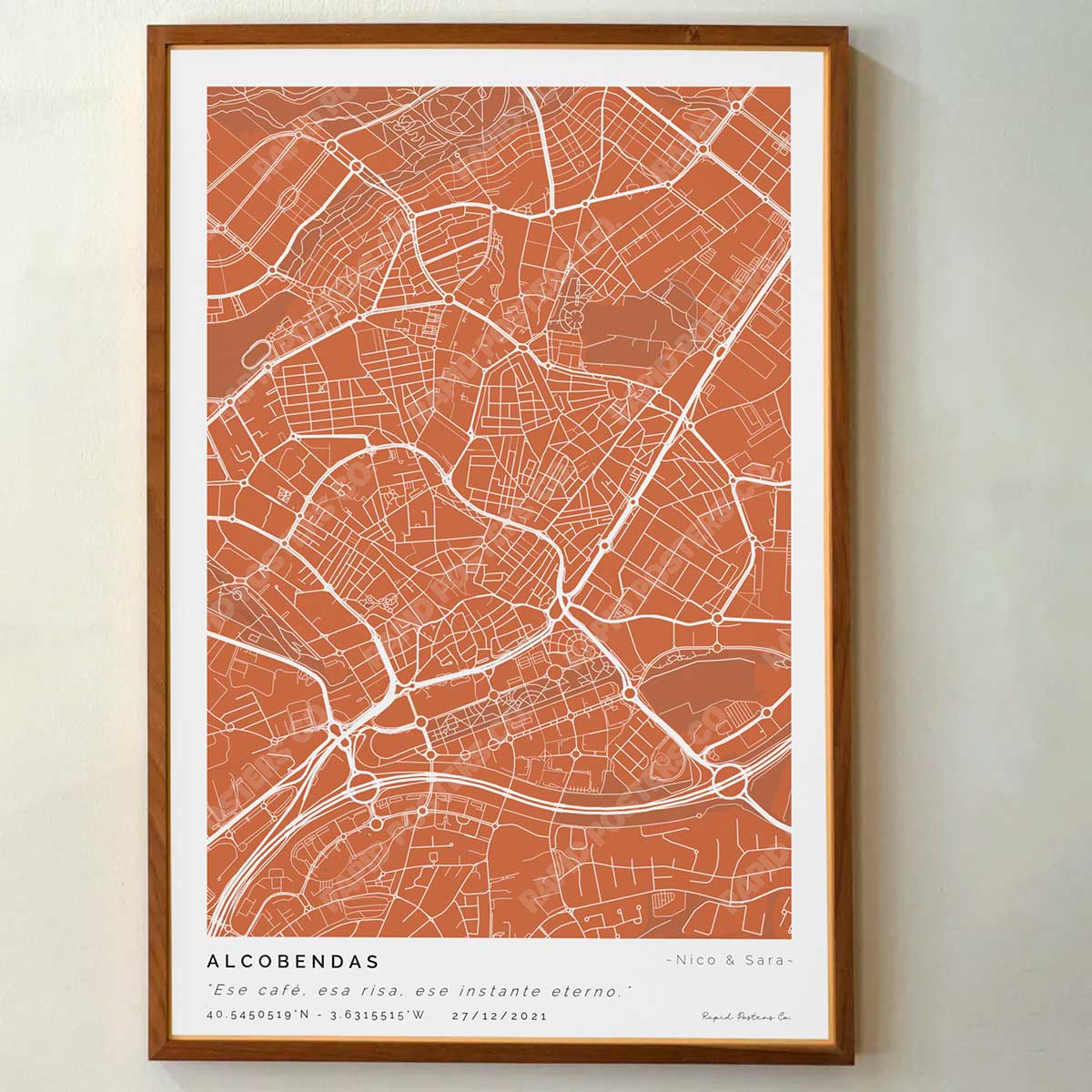 Póster personalizado con ubicación y textos donde todo comenzó del mapa de la ciudad de Alcobendas con frase y nombres. Diseño del mapa personalizado ideal para regalo único y original. Impresión de alta calidad, regalo perfecto para familias de Alcobendas.