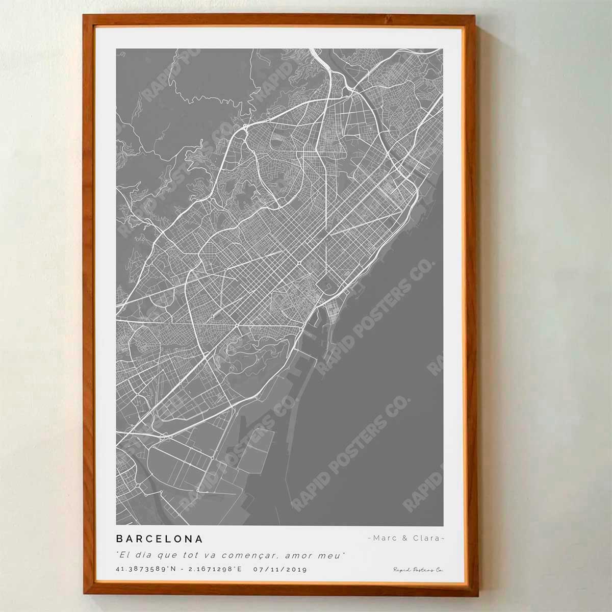 Póster personalizado con ubicación y textos donde todo comenzó del mapa de la ciudad de Barcelona con frase y nombres. Diseño del mapa personalizado ideal para regalo único y original. Impresión de alta calidad, regalo perfecto para familias de Barcelona.