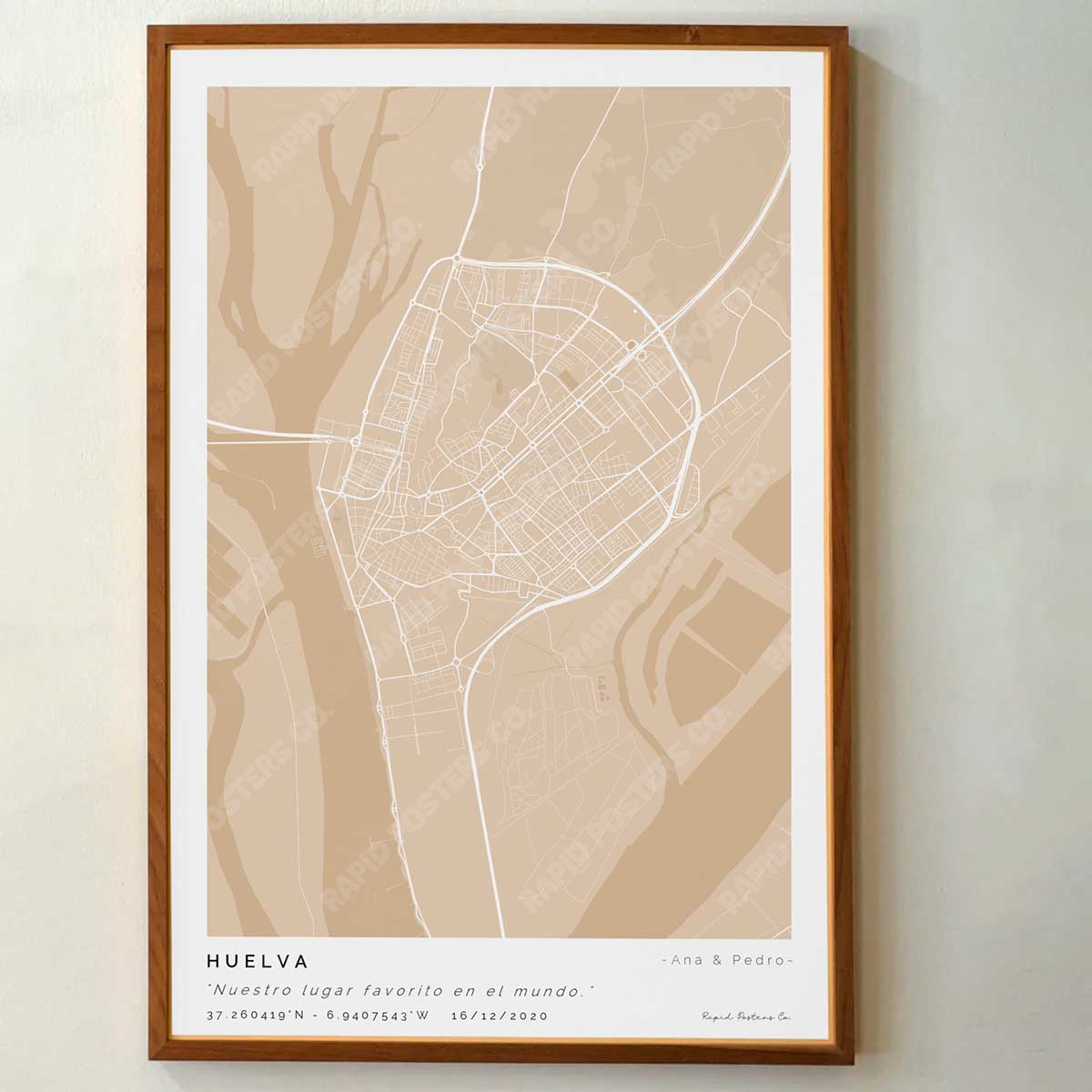 Póster personalizado con ubicación y textos donde todo comenzó del mapa de la ciudad de Huelva con frase y nombres. Diseño del mapa personalizado ideal para regalo único y original. Impresión de alta calidad, regalo perfecto para familias de Huelva.