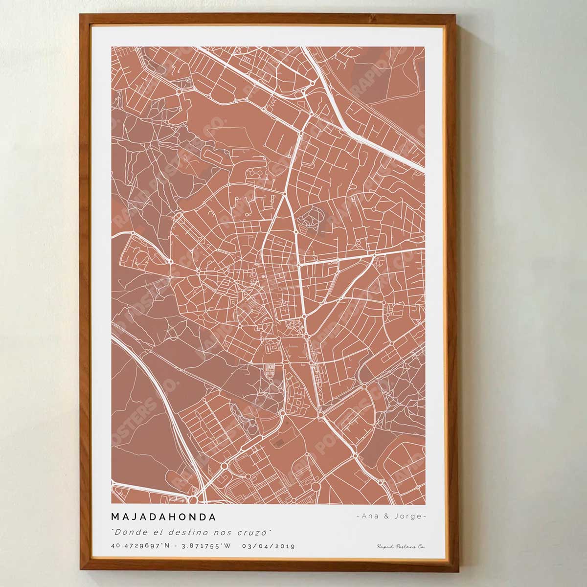 Póster personalizado con ubicación y textos donde todo comenzó del mapa de la ciudad de Majadahonda con frase y nombres. Diseño del mapa personalizado ideal para regalo único y original. Impresión de alta calidad, regalo perfecto para familias de Majadahonda.