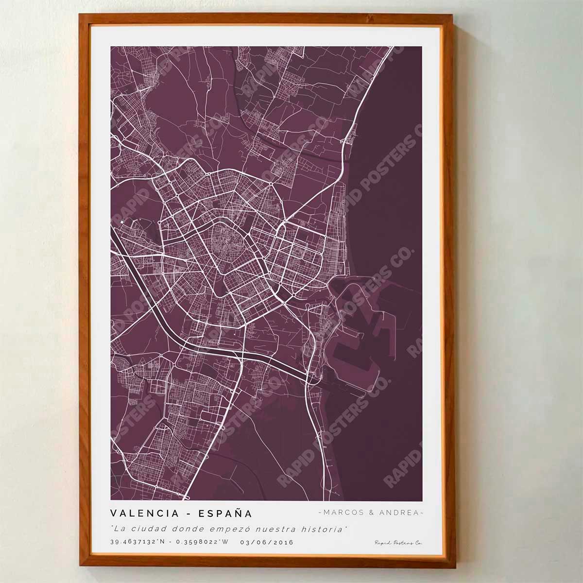 Póster personalizado con ubicación y textos donde todo comenzó del mapa de la ciudad de Valencia con frase y nombres. Diseño del mapa personalizado ideal para regalo único y original. Impresión de alta calidad, regalo perfecto para familias de Valencia.