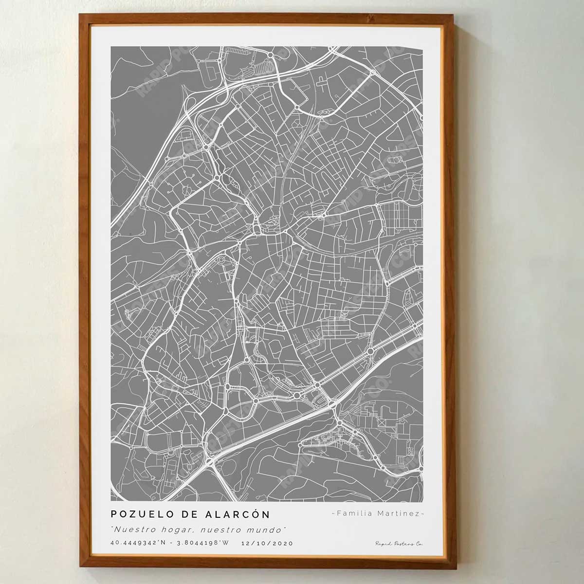 Póster personalizado con ubicación y textos donde todo comenzó del mapa de la ciudad de Pozuelo de Alarcón con frase y nombres. Diseño del mapa personalizado ideal para regalo único y original. Impresión de alta calidad, regalo perfecto para familias de Pozuelo de Alarcón.