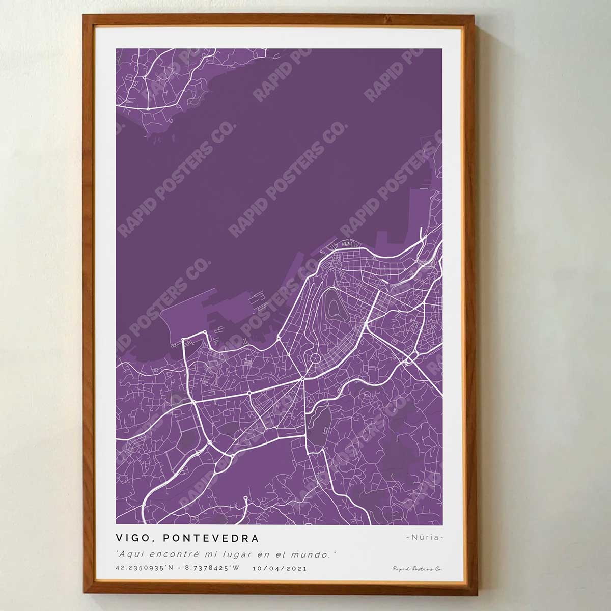 Póster personalizado con ubicación y textos donde todo comenzó del mapa de la ciudad de Vigo con frase y nombres. Diseño del mapa personalizado ideal para regalo único y original. Impresión de alta calidad, regalo perfecto para familias de Vigo.